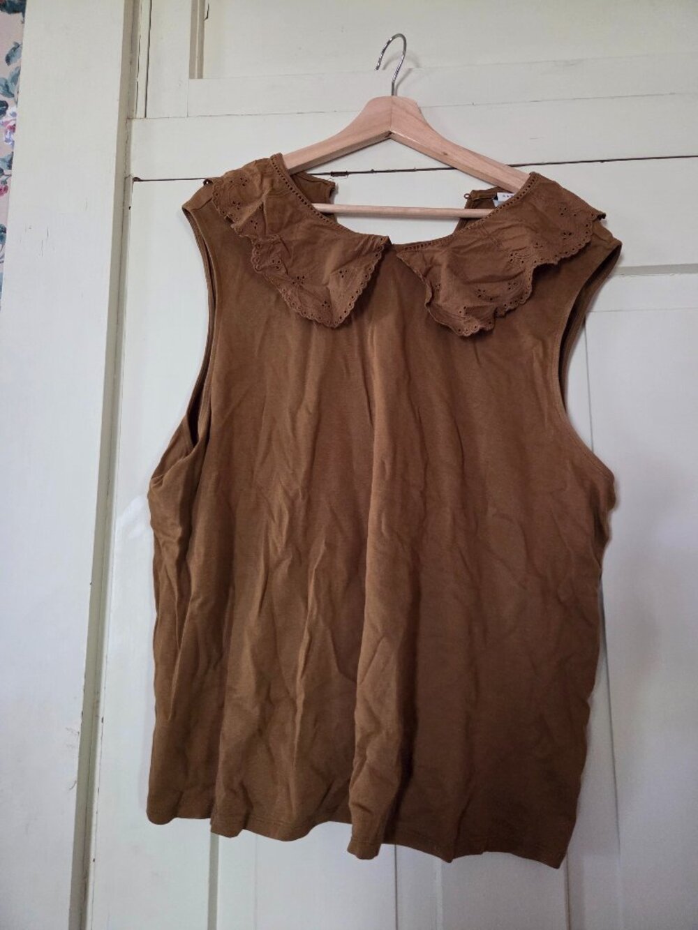 Oversized collar top